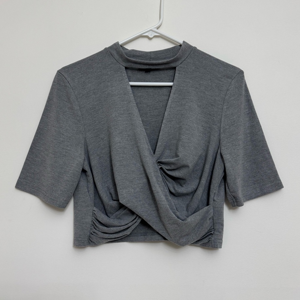 Topshop Gray Choker V-Neck Short Sleeve Twist Crop Top
